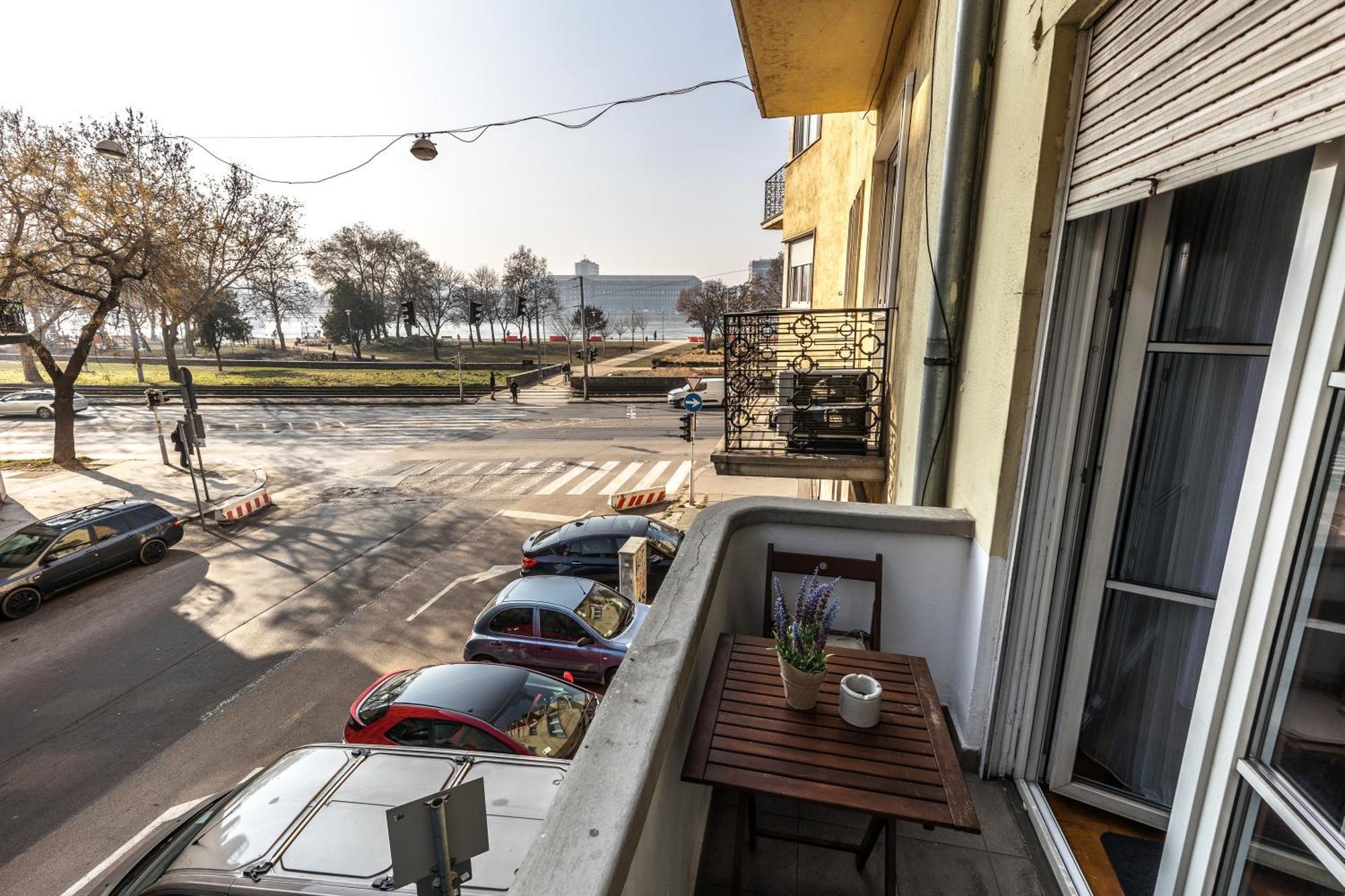 Bright & Spacious Riverside Apartment With Balcony Budapest Extérieur photo