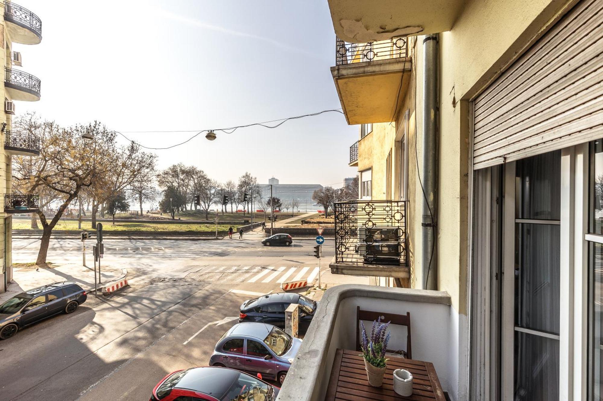 Bright & Spacious Riverside Apartment With Balcony Budapest Extérieur photo