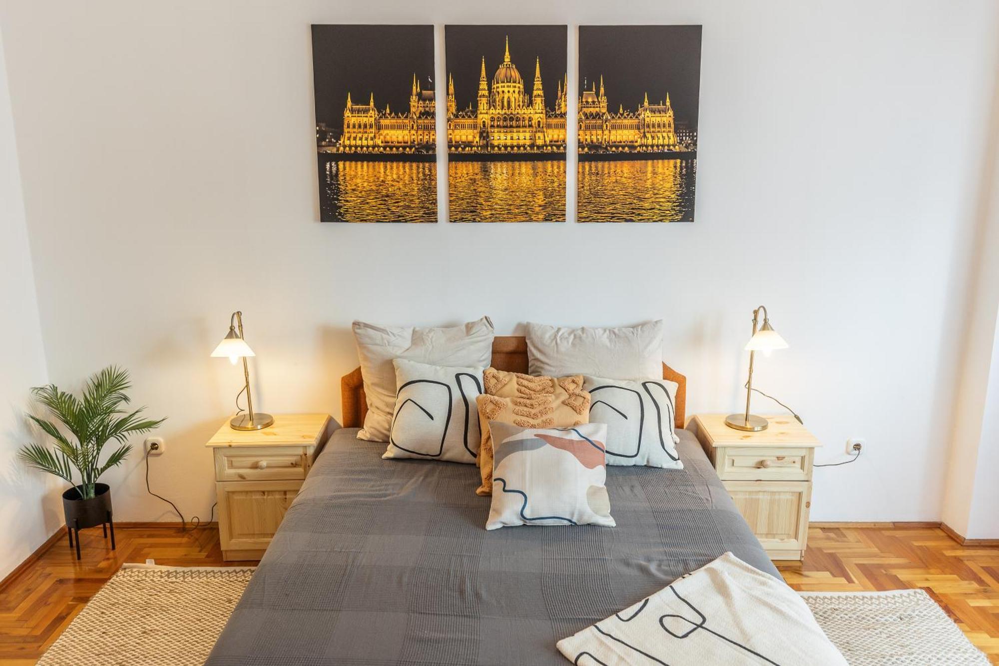 Bright & Spacious Riverside Apartment With Balcony Budapest Extérieur photo