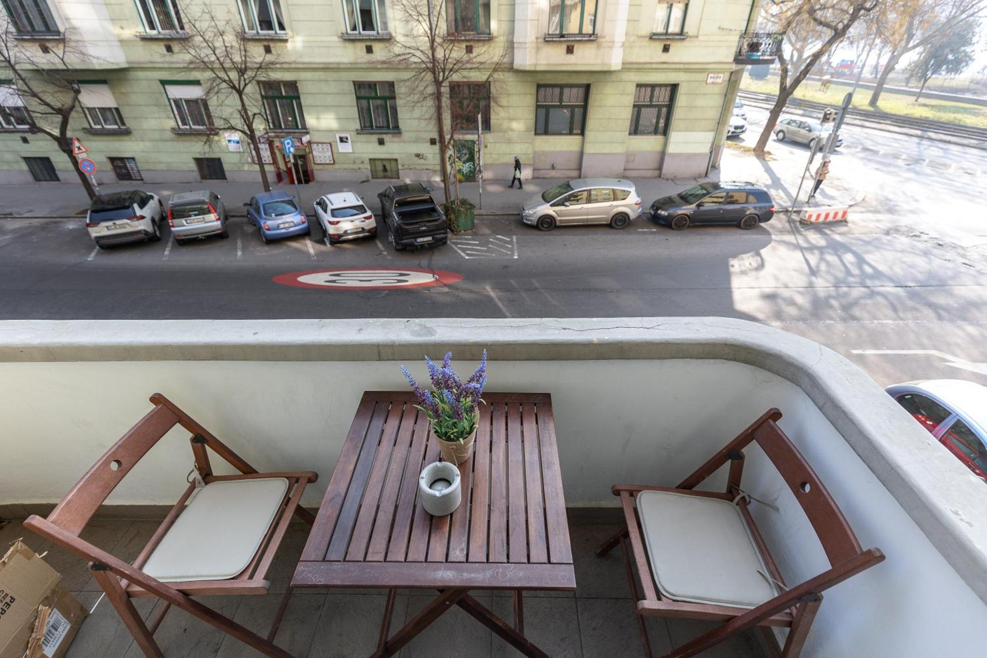Bright & Spacious Riverside Apartment With Balcony Budapest Extérieur photo