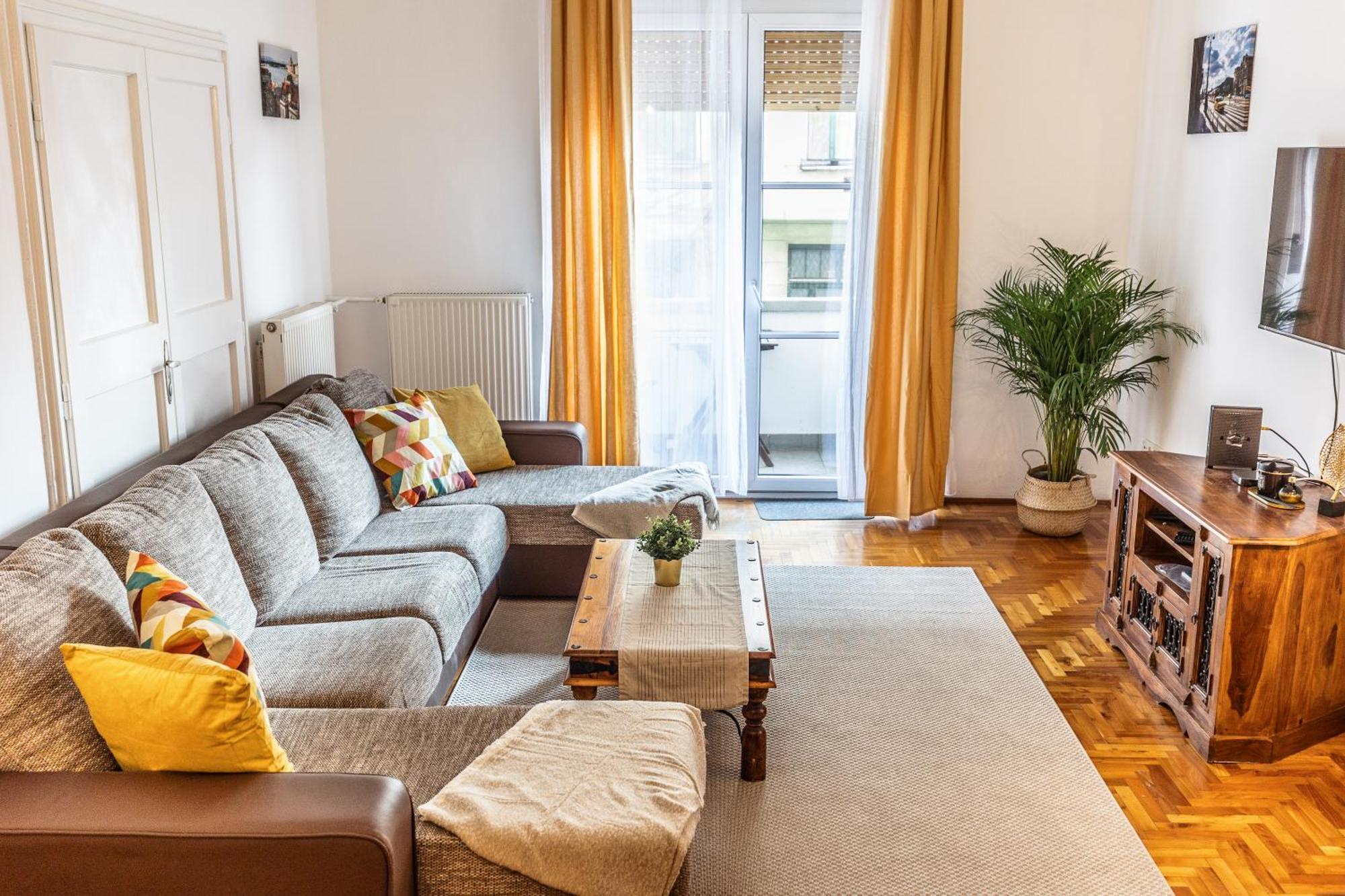 Bright & Spacious Riverside Apartment With Balcony Budapest Extérieur photo